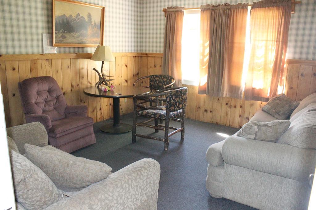 Twin Lakes Resort 布里奇波特 客房 照片