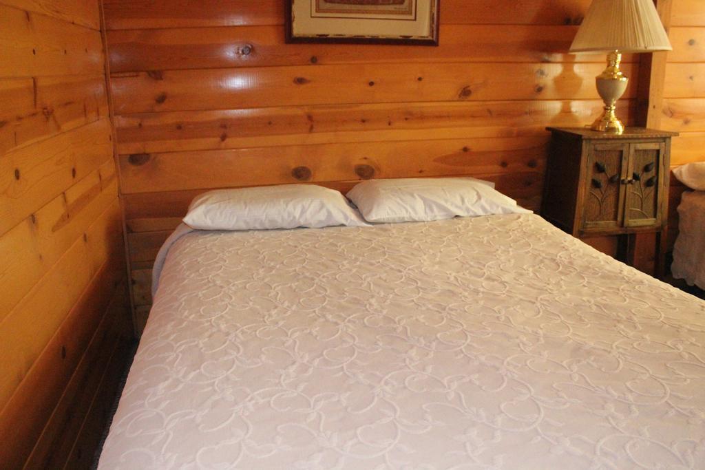 Twin Lakes Resort 布里奇波特 客房 照片