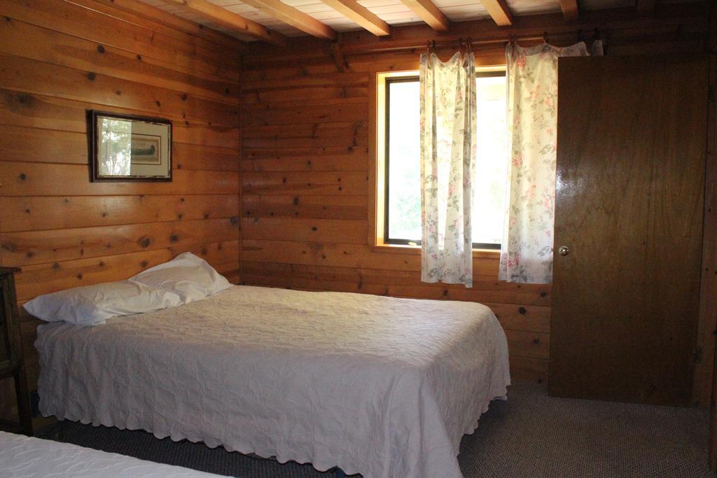 Twin Lakes Resort 布里奇波特 客房 照片