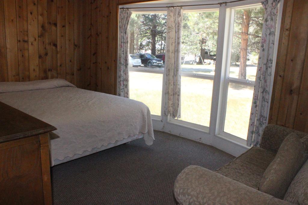 Twin Lakes Resort 布里奇波特 客房 照片