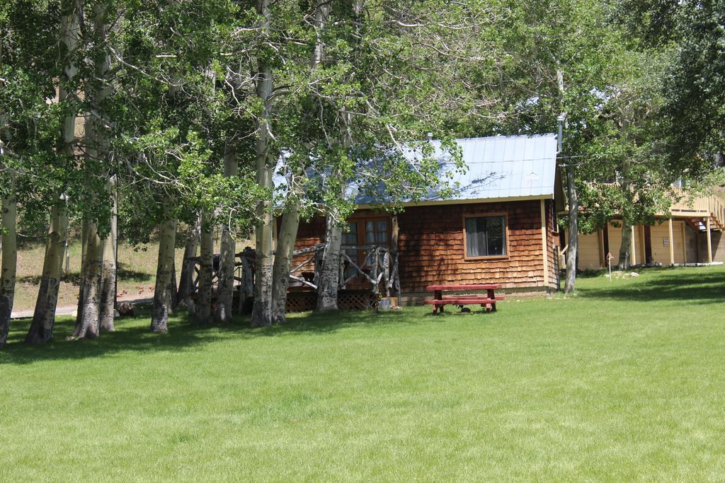 Twin Lakes Resort 布里奇波特 外观 照片