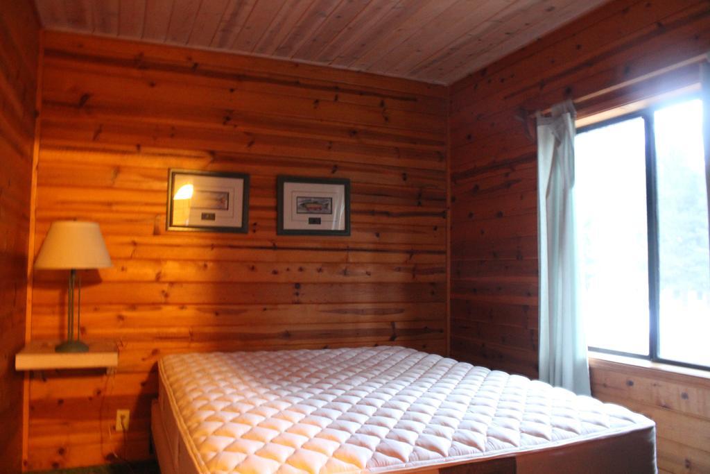 Twin Lakes Resort 布里奇波特 客房 照片