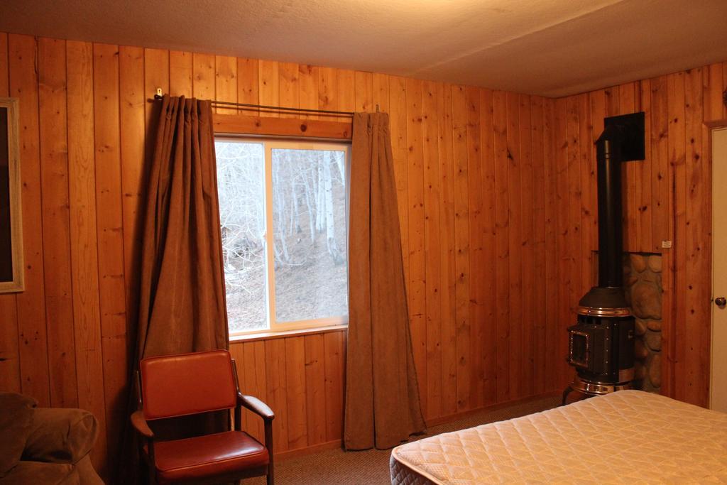 Twin Lakes Resort 布里奇波特 客房 照片