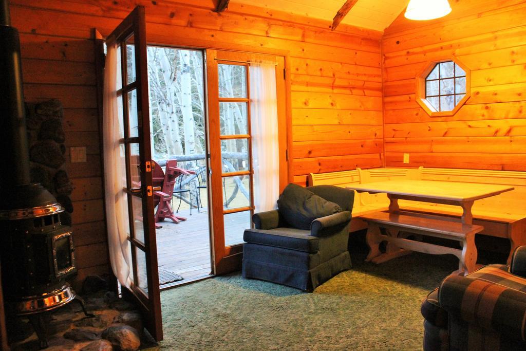 Twin Lakes Resort 布里奇波特 客房 照片